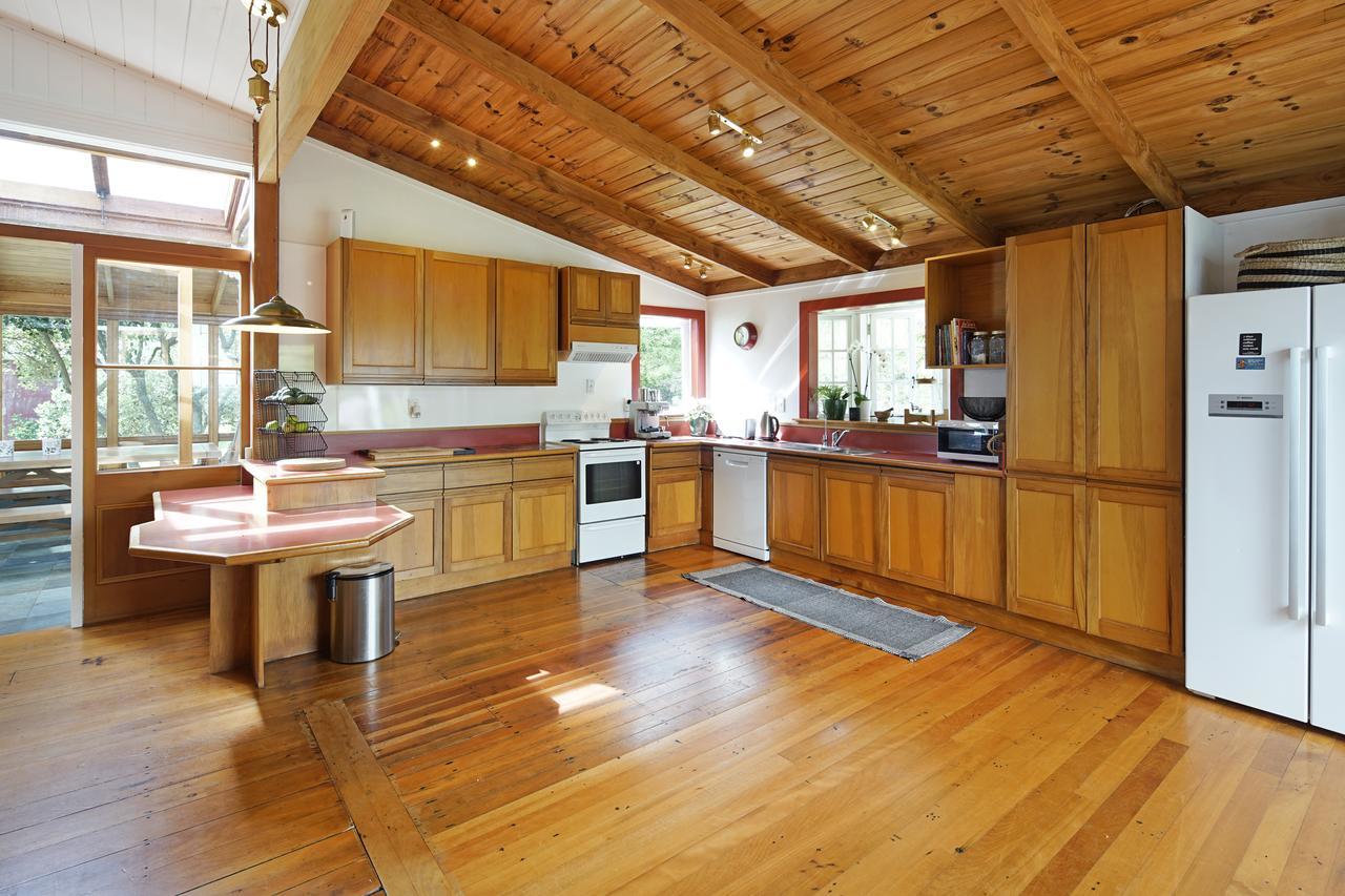 Oakura Bay Villa - Stay Waiheke Te Whau Bay Eksteriør billede